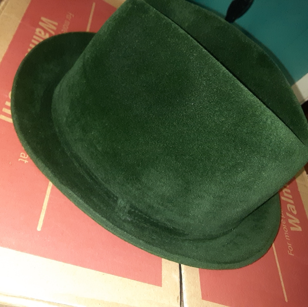 Mens Velvet Green hat Vintage